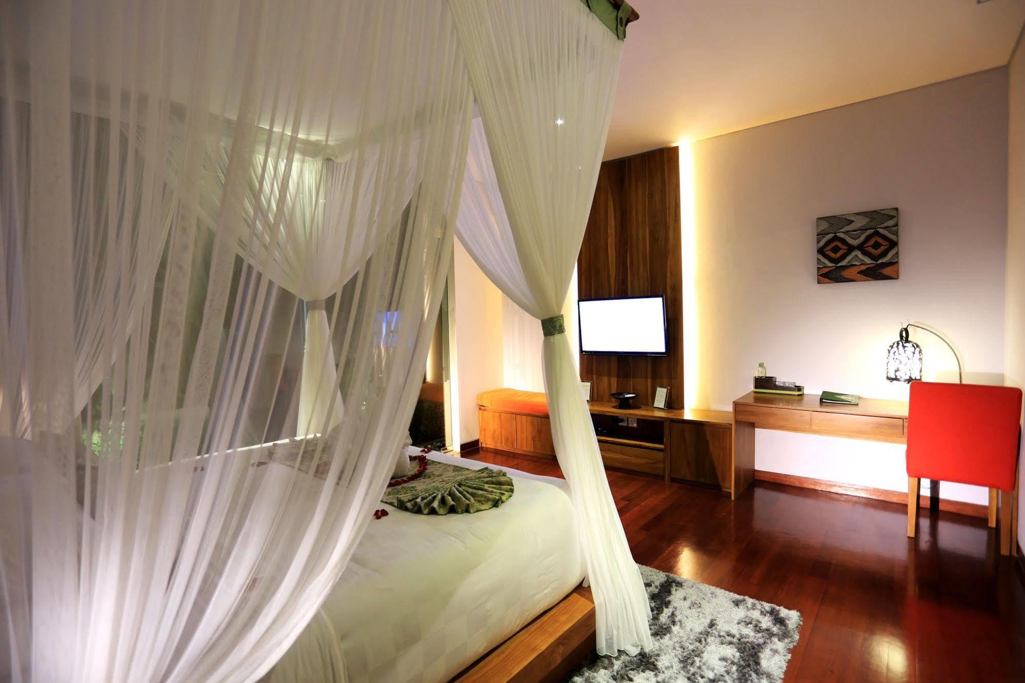 The Kasih Villas & Spa Seminyak Buitenkant foto